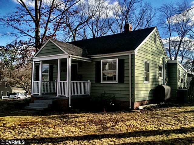 Exterior Front - Charming cottage in great area. O