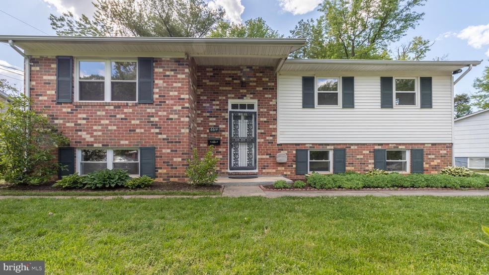 6614 Magnolia Terrace, Lanham, MD 20706 - photo 1