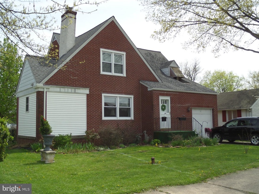 819 N Broad St, Lansdale, PA 19446 - photo 1