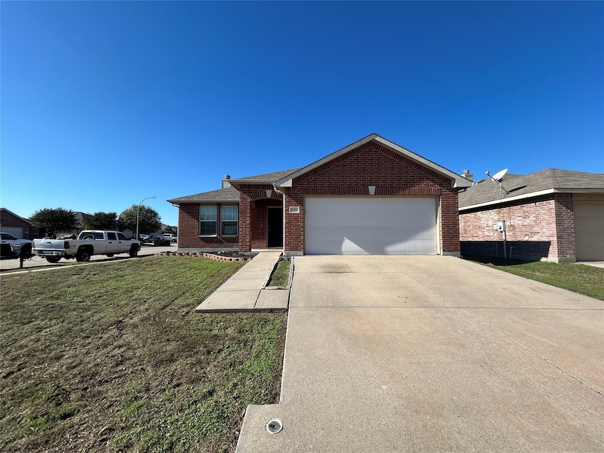 5752 Talons Crest Cir, Fort Worth, TX 76179 - photo 1