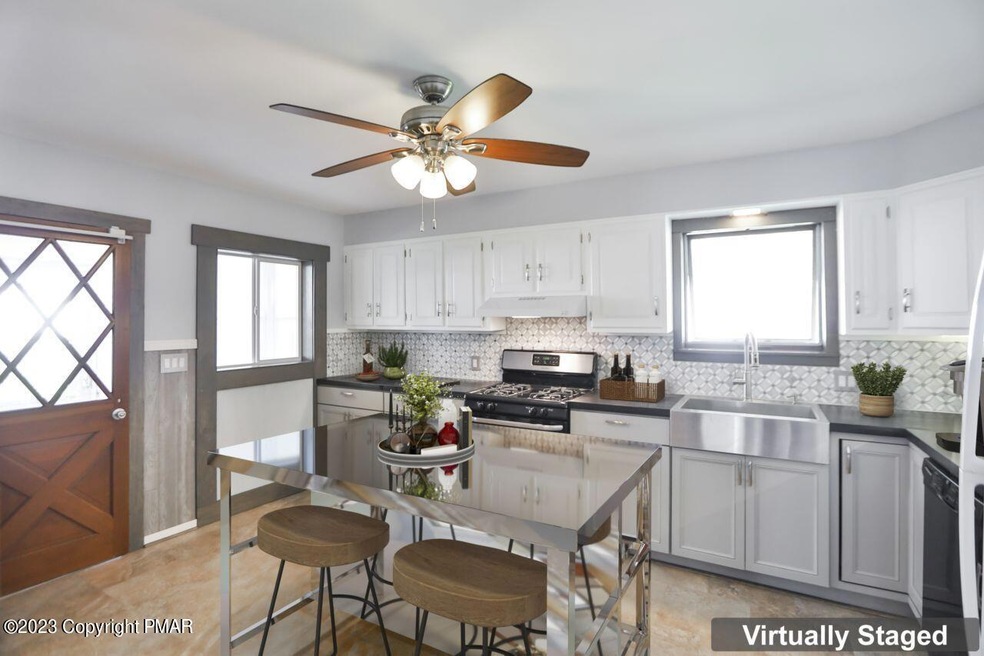 12 B St, Pen Argyl, PA 18072 - photo 1