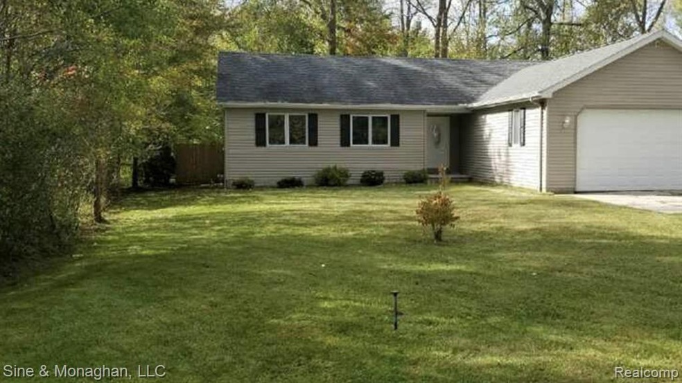 2207 Allen Rd, Kimball, MI 48074 - photo 1