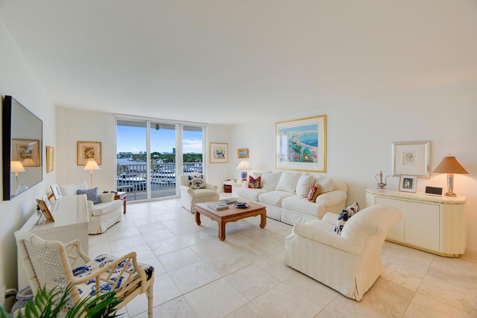The Venetian Condominiums unit 512, Fort Lauderdale, FL 33316 - photo 1