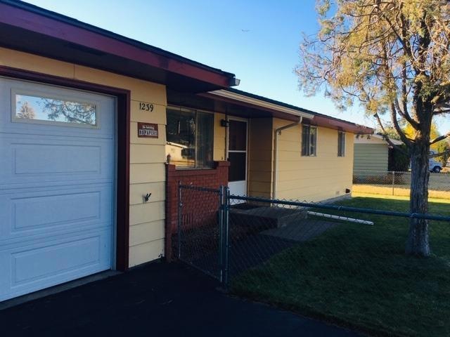 1239 Summers Ln, Klamath Falls, OR 97603 - photo 1