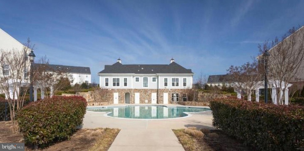 2951 Chinkapin Oak Ln unit 251, Woodbridge, VA 22191 - photo 1