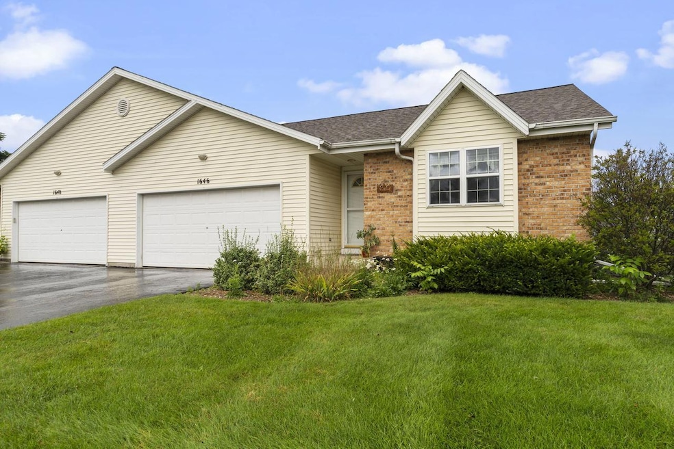 Fantastic side by side condo
