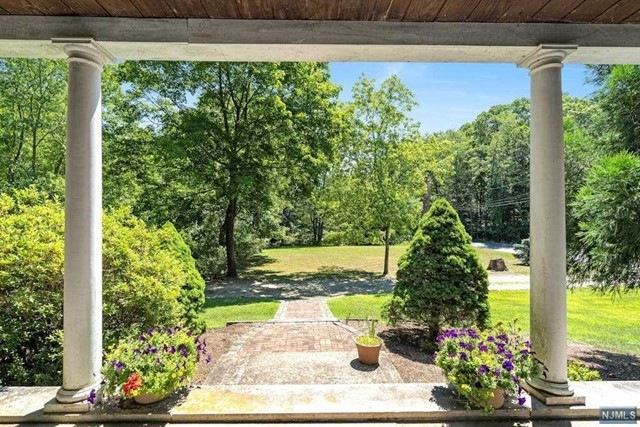 265 Myrtle Ave, Mahwah, NJ 07430 - photo 1