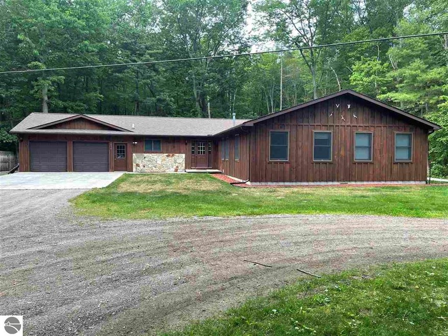 4834 E Michigan Ave, Au Gres, MI 48703 - photo 1