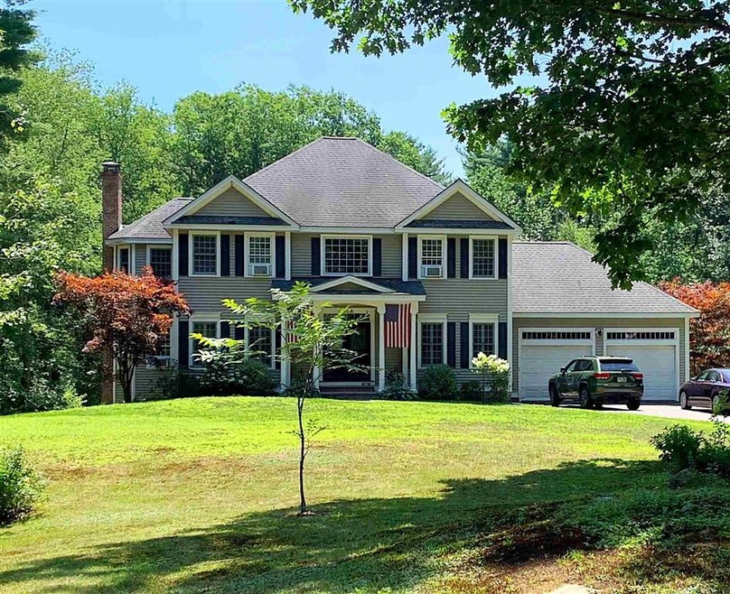 4 Hyde Park Cir, Londonderry, NH 03053 - photo 1