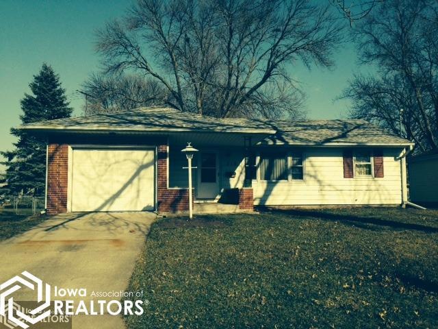 210 E 19th St N, Newton, IA 50208 - photo 1