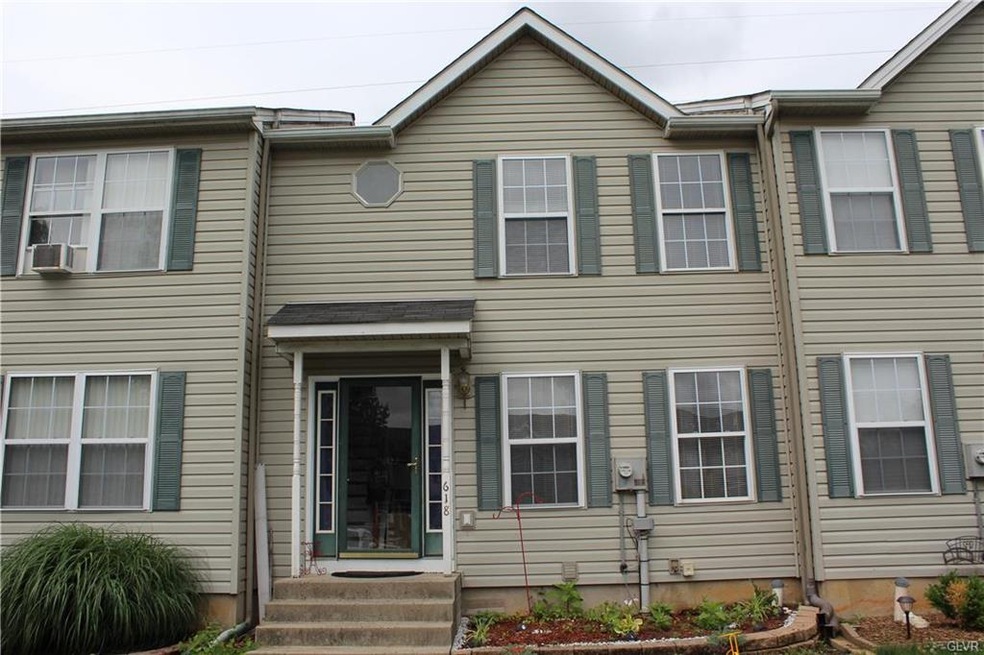 618 Abbe Ct, Freemansburg, PA 18017 - photo 1