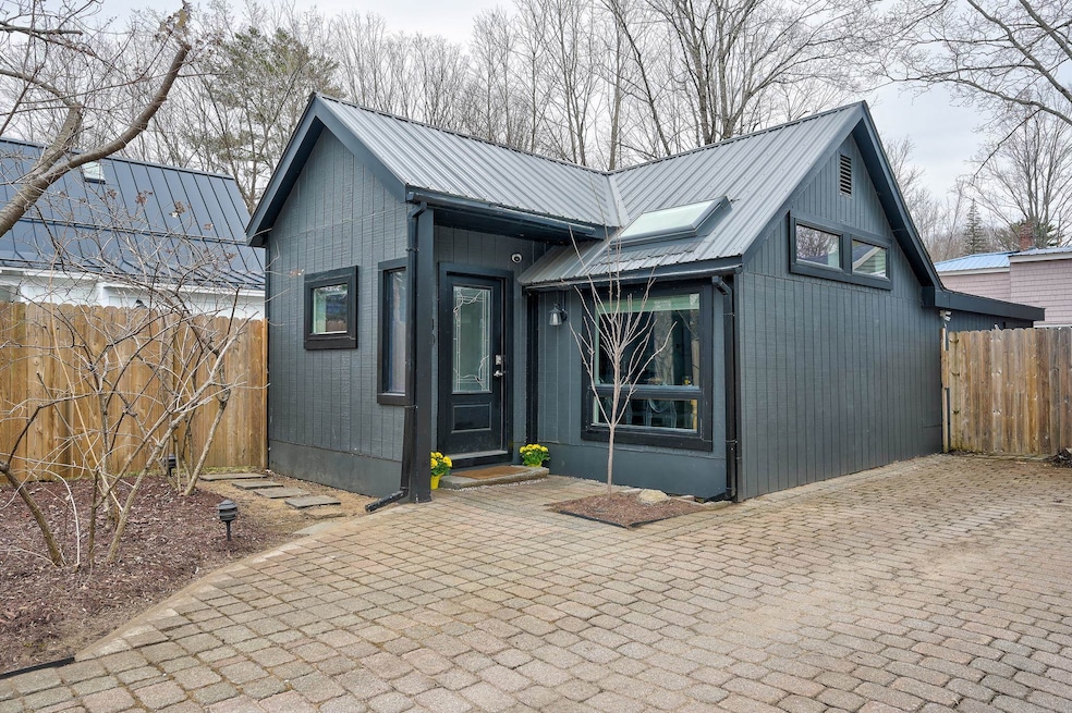 140 Grove St, North Conway, NH 03860 - photo 1