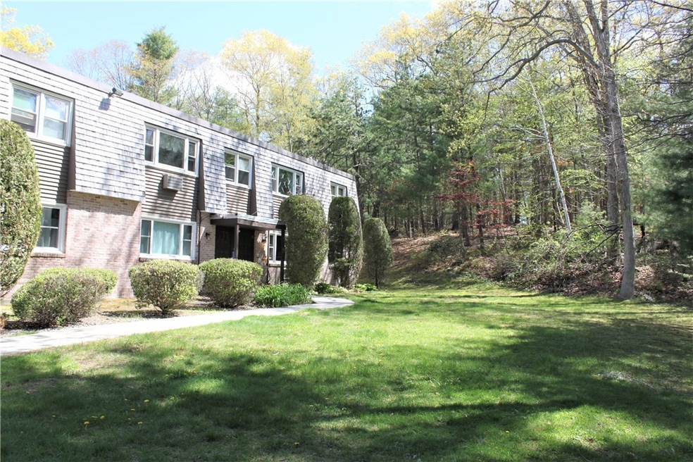 7 Apple Valley Pkwy unit 5, Greenville, RI 02828 - photo 1