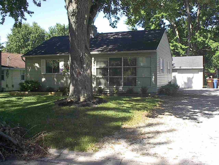 825 Hazel St, Auburn, IN 46706 - photo 1