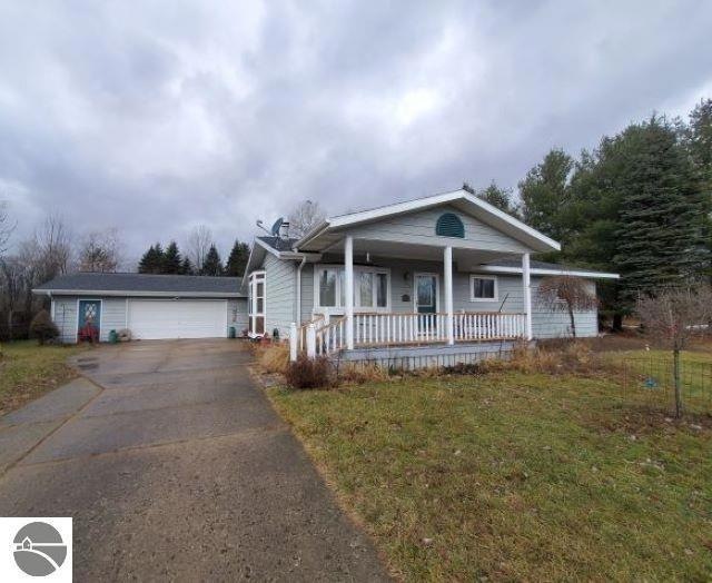 415 N 4th St, West Branch, MI 48661 - photo 1