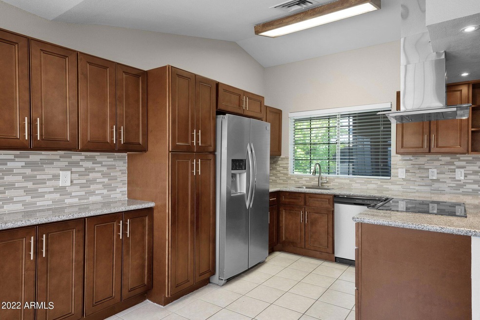 Stunning, Spacious Kitchen