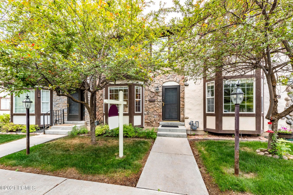 0_Exterior_high_3717097