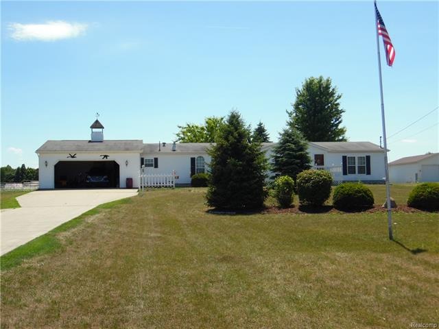 Ranch on almost 1 1/2 acres