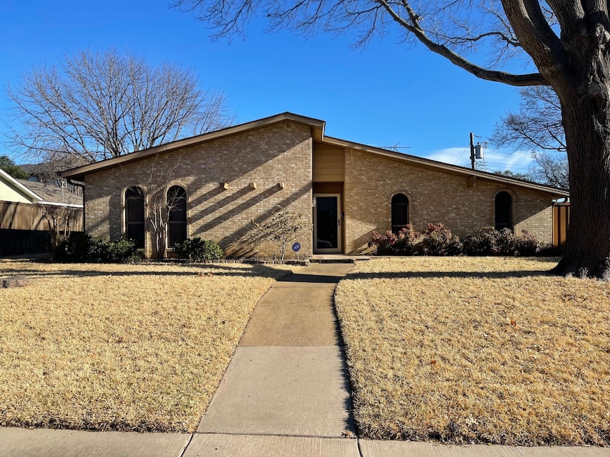 7126 Bob o Link Dr, Dallas, TX 75214 - photo 1