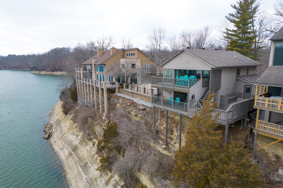 1810 E Waters Edge Dr, Bloomington, IN 47401