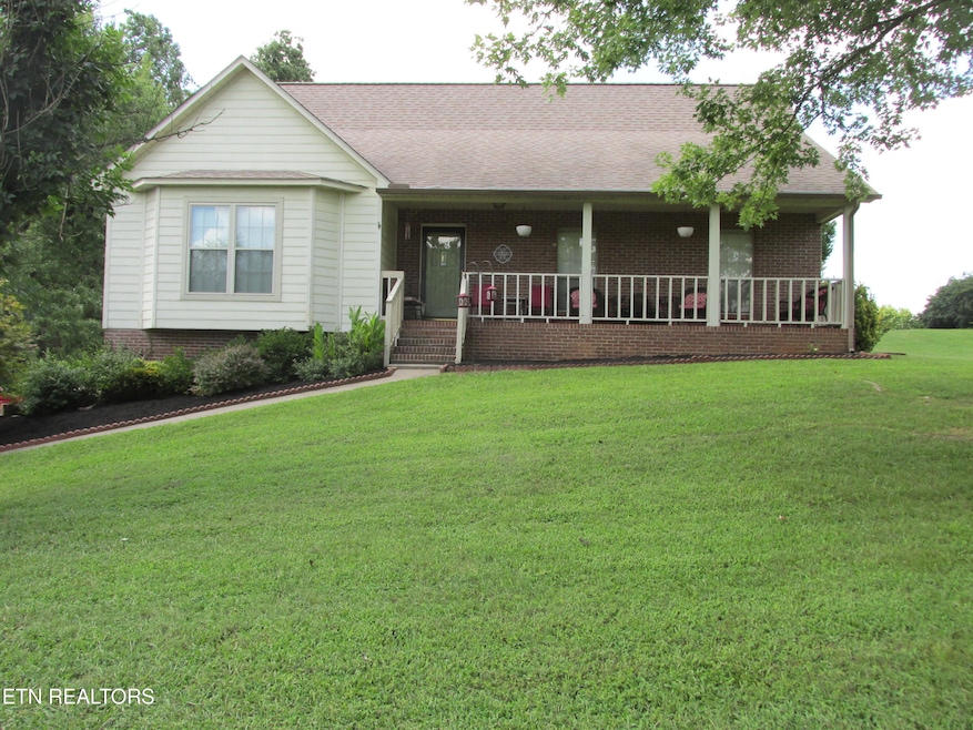 3045 Shadowbrook Dr, Maryville, TN 37803 - photo 1