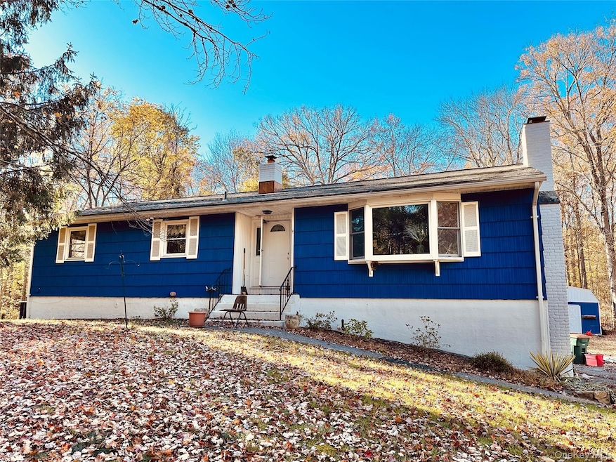 107 Oscawana Lake Rd, Putnam Valley, NY 10579 - photo 1