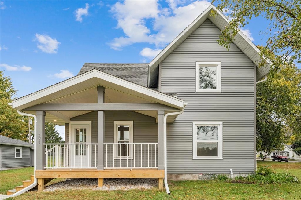 621 2nd St, Maxwell, IA 50161 - photo 1