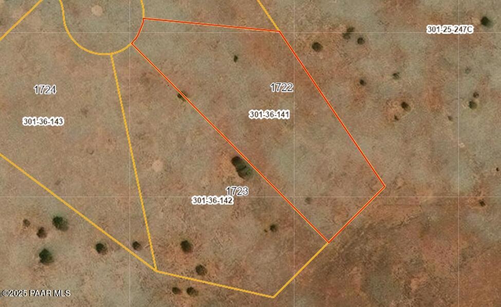 32208 Corona Way, Seligman, AZ 86337 - photo 1