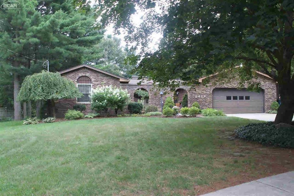 8439 Coldwater Rd, Flushing, MI 48433 - photo 1