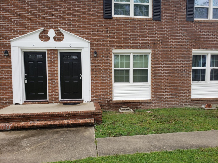 329 Richlands Ave unit 10, Jacksonville, NC 28540 - photo 1