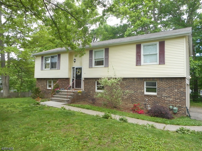 15 Yellowstone Ave, Hewitt, NJ 07421 - photo 1