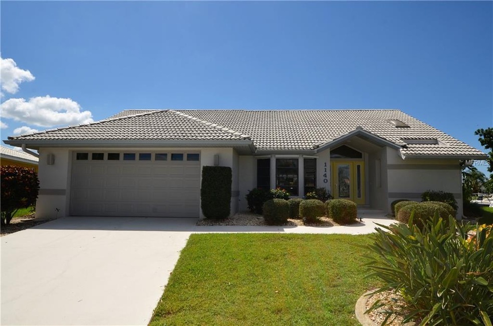 FULLY-FURNISHED 3/2.5/2 WATERFRONT POOL HOME ON QU