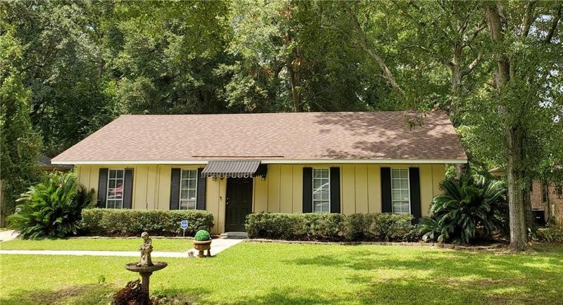 Welcome to 4024 Hillcrest Lane W in the Heart of C