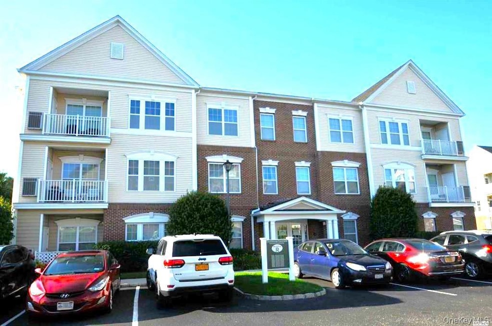 Pending $479,999 • Co-Listing Agent