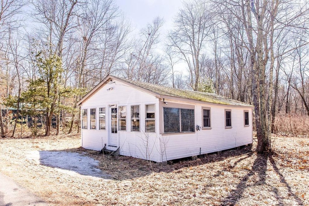 4 Mark Ave, Derry, NH 03038 - photo 1