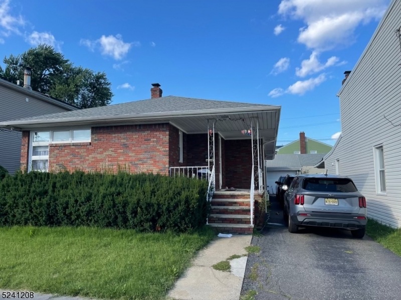 923 Meacham Ave, Linden, NJ 07036 - photo 1
