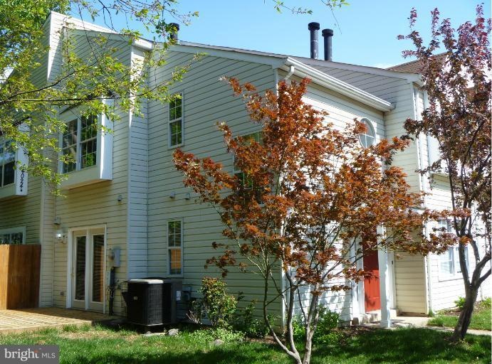 14024B Grumble Jones Ct, Centreville, VA 20121 - photo 1