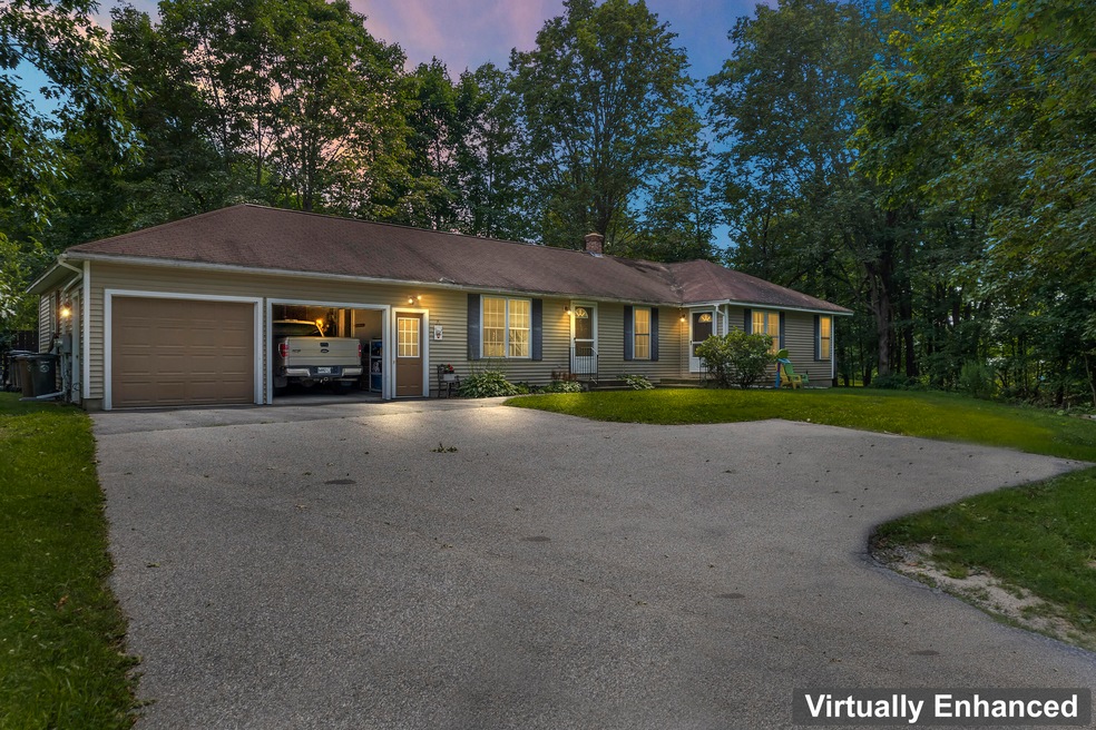 6 Therrien Ave_101