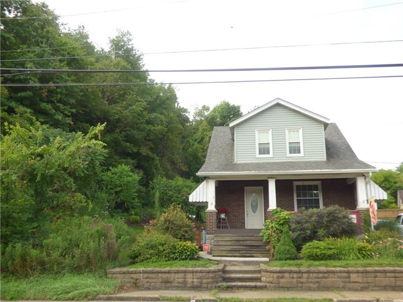 Beautiful Home with Brand New Vinyl Siding!