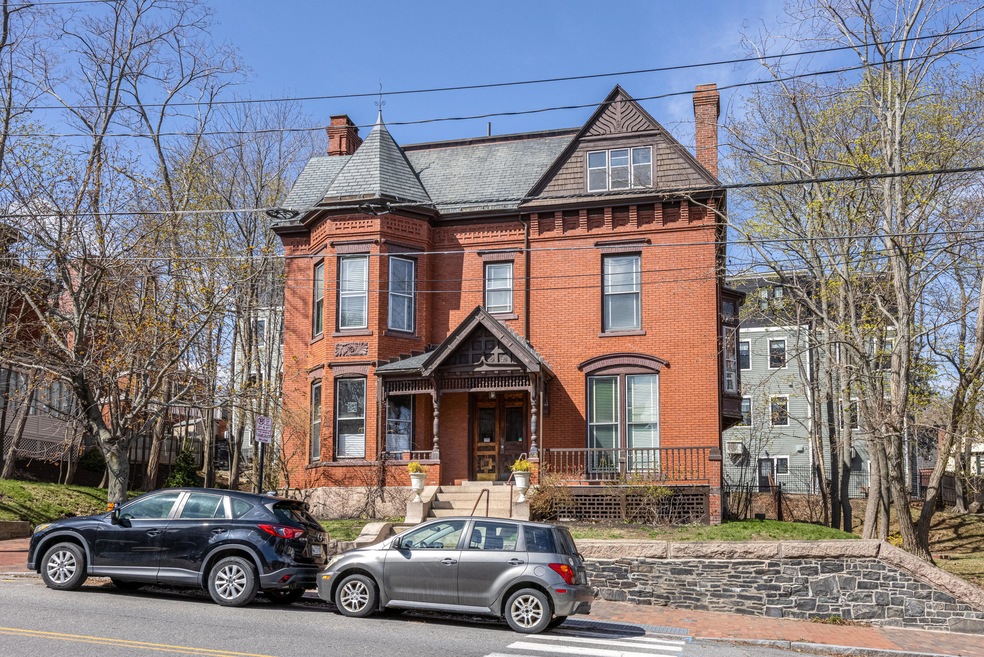 24 Mellen St Portland ME 04101-print-001