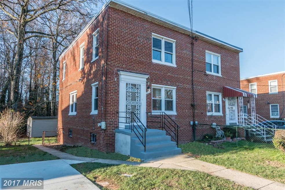 1000 Booker Dr, Capitol Heights, MD 20743 - photo 1