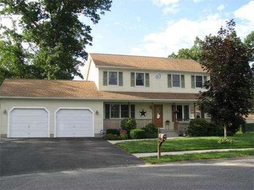 51 Willow St, Chicopee, MA 01020 - photo 1