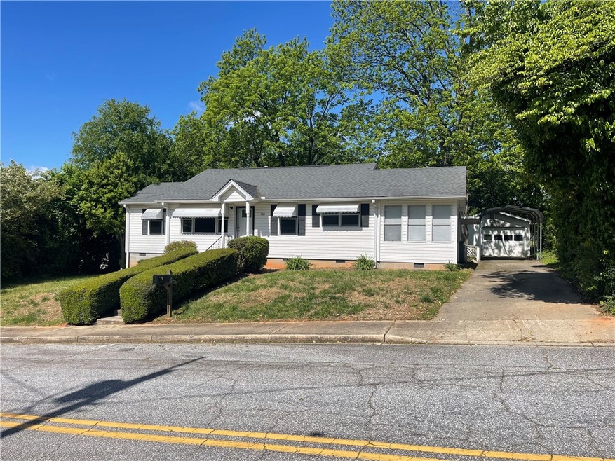 100 S Laurel St, Walhalla, SC 29691 - photo 1