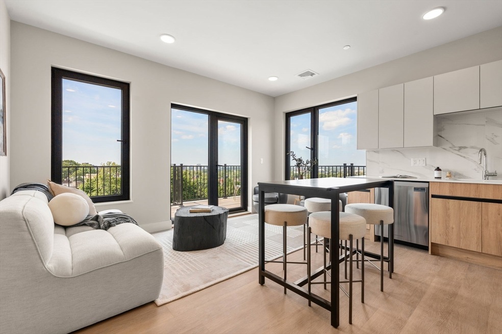 Sold $995,000 • Co-Listing Agent