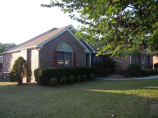 314 Greenbriar Cir, Manchester, TN 37355 - photo 1