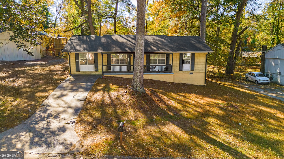 761 Robert e Lee Pkwy, Jonesboro, GA 30238 - photo 1