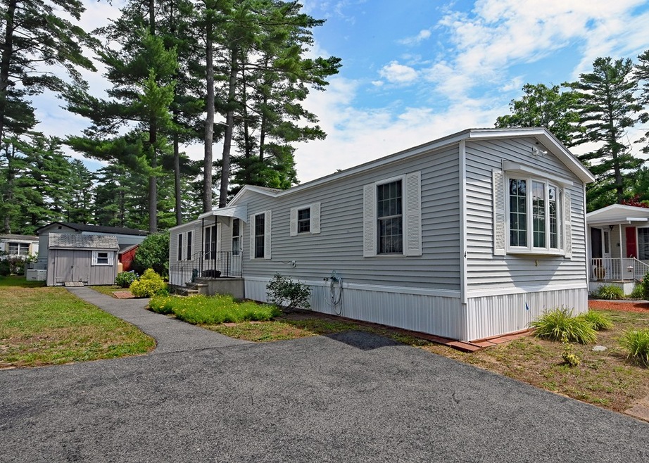 4 King Dr, West Wareham, MA 02576 - photo 1