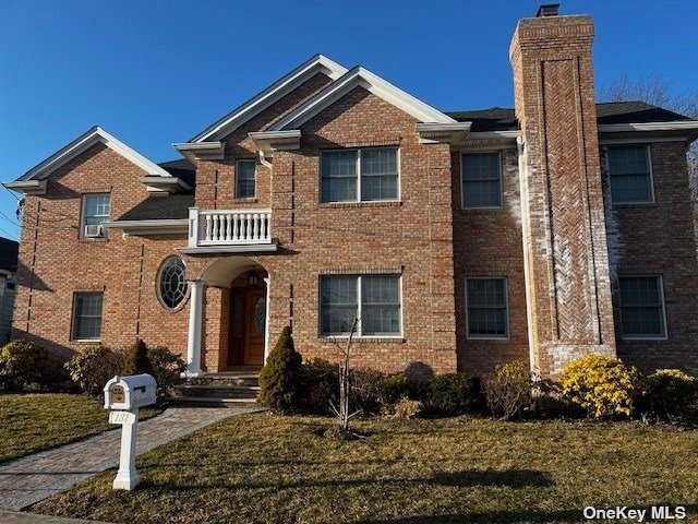 131 Elm Ave, Glen Cove, NY 11542 - photo 1