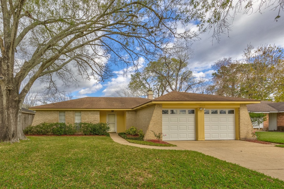 16315 Tibet Rd, Friendswood, TX 77546 - photo 1