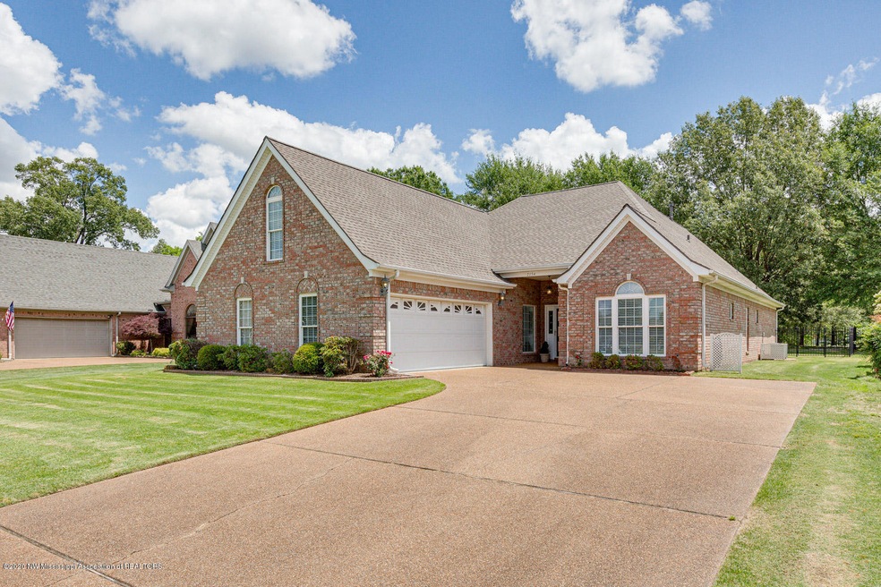snapsold-screen-202850-7154-golden-oaks-